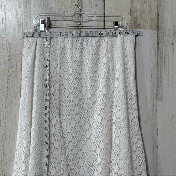 Lark Lane White Lace A-Line Skirt - Picture 6 of 10